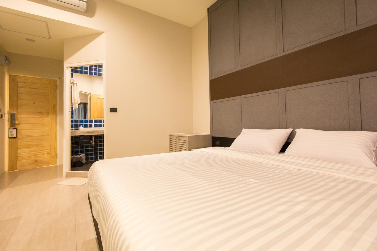 Lazy Sunday Hostel Bangkok Esterno foto