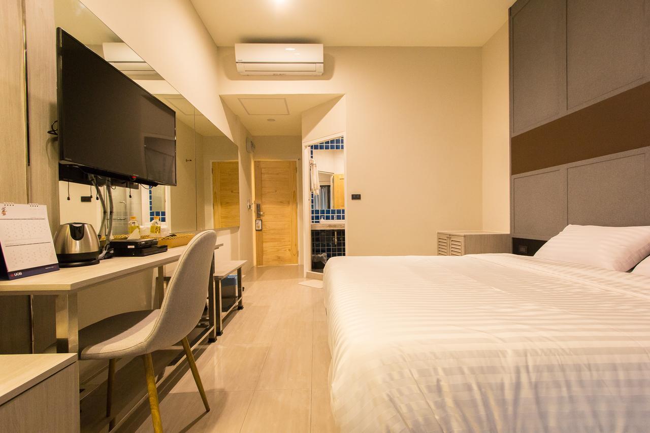 Lazy Sunday Hostel Bangkok Esterno foto