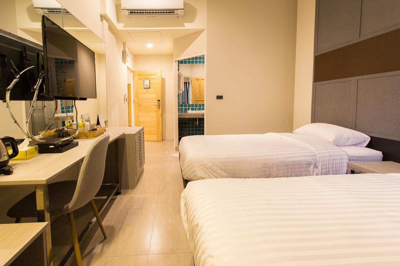 Lazy Sunday Hostel Bangkok Esterno foto
