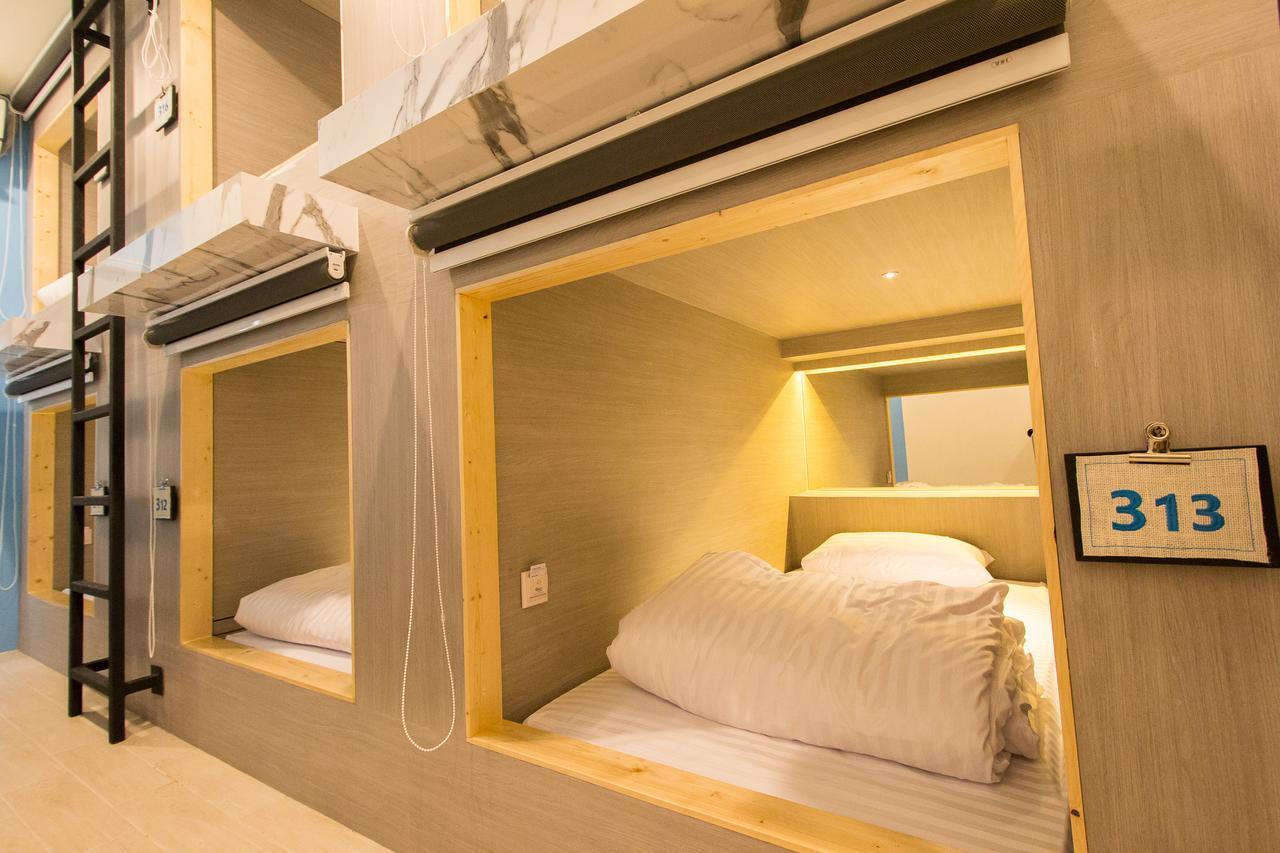 Lazy Sunday Hostel Bangkok Esterno foto