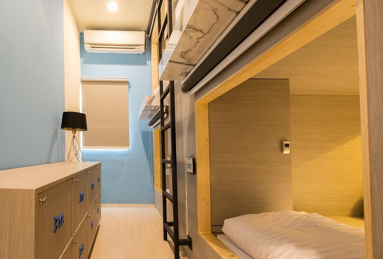 Lazy Sunday Hostel Bangkok Esterno foto
